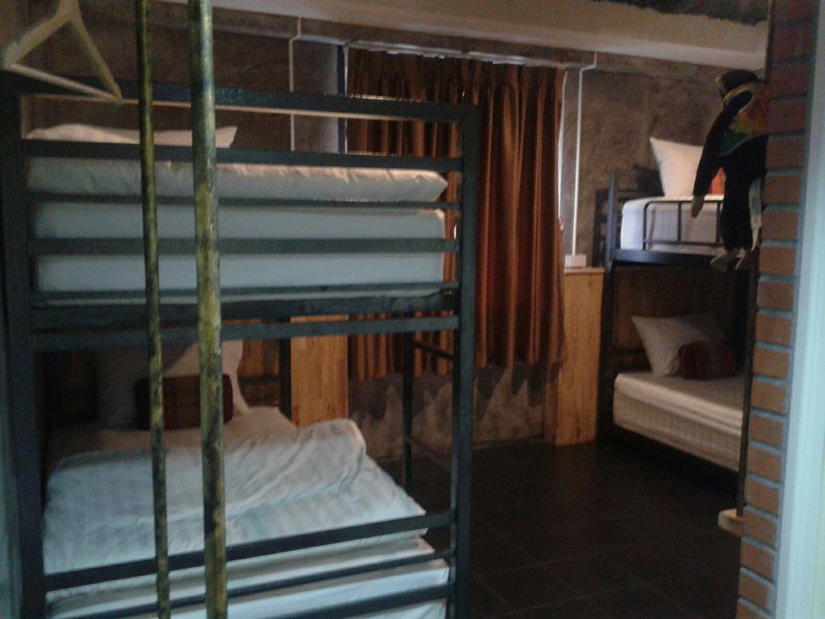 King Kong Hostel At Krabi town Eksteriør bilde